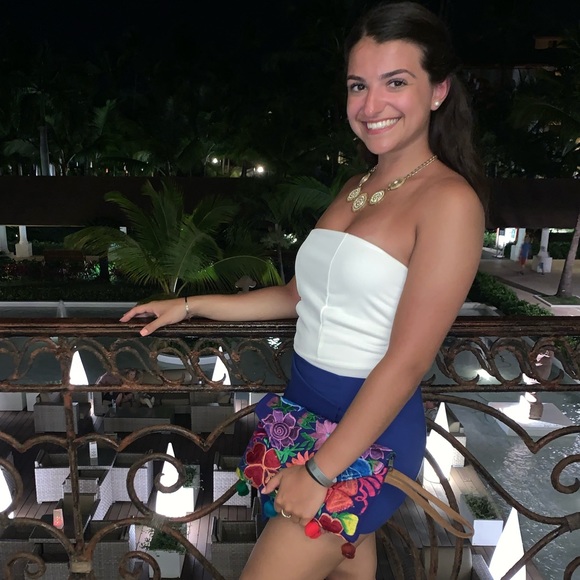 Meet your Posher, Danielle - Picture 5 of 5